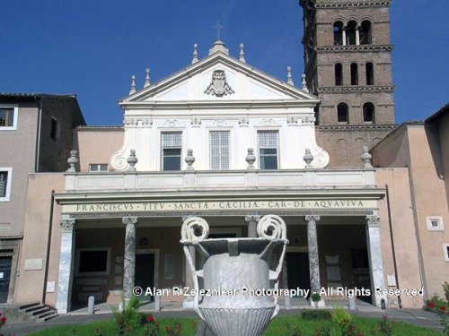 IMG_2102_1_Italy_Rome_Santa_Cecilia_Courtyard_72_dpi_600x450